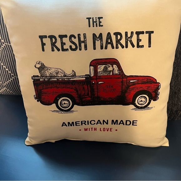 Set of 2 Fresh to Market Pillows - Picture 2 of 3